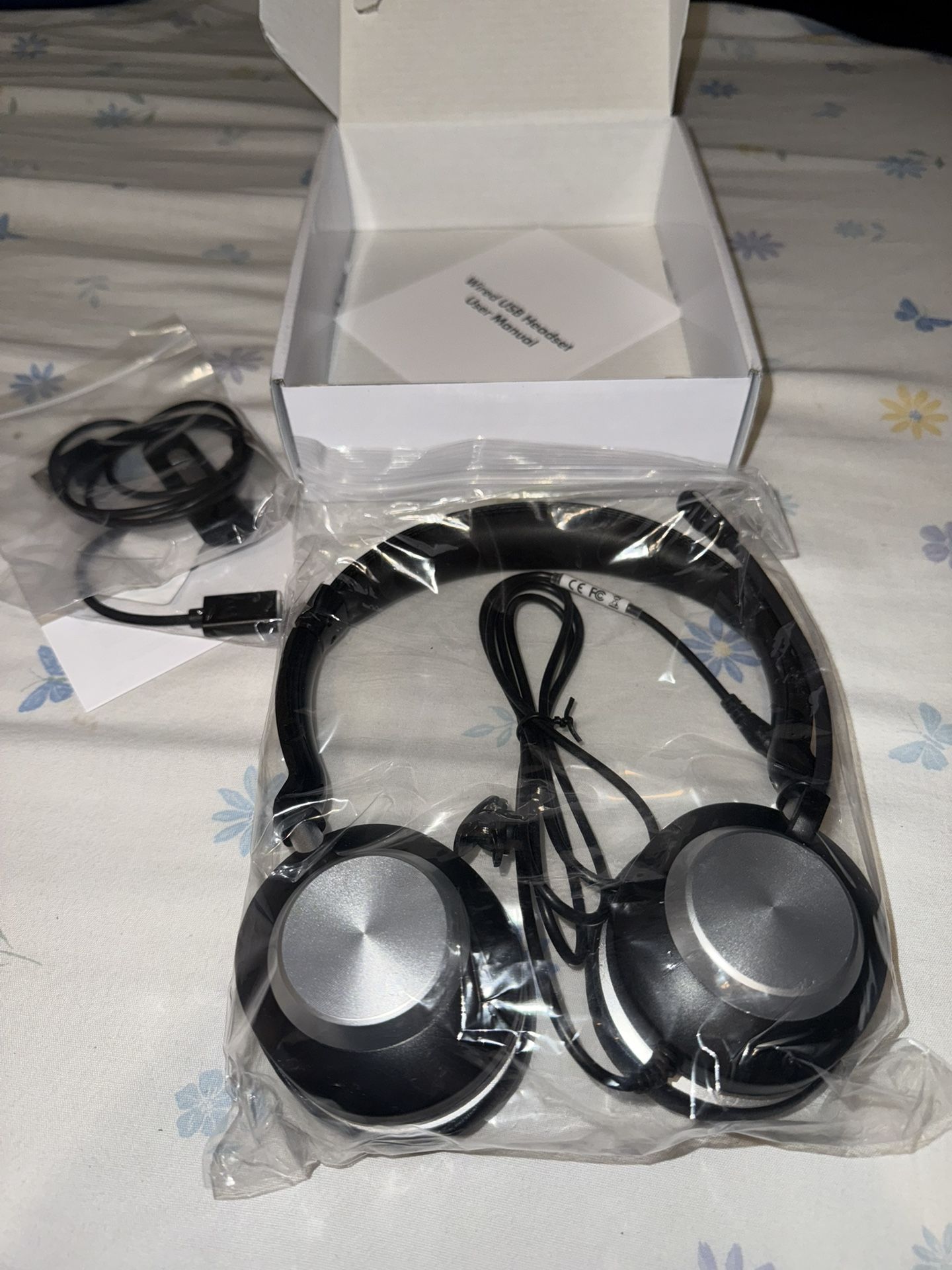 USB Headset with Mic for PC Laptop,USB-C Wired On Ear Computer Headphones with Noise Cancelling Microphone,in-line Control for Office Work,Call Center