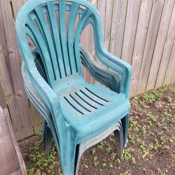 Lot of 5 Plastic Patio Chairs