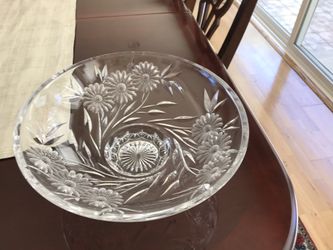 Crystal dish good to use for display, candy or fruits
