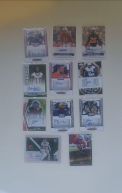 LOT OF 11 AUTOGRAPHED FOOTBALL ROOKIE CARDS