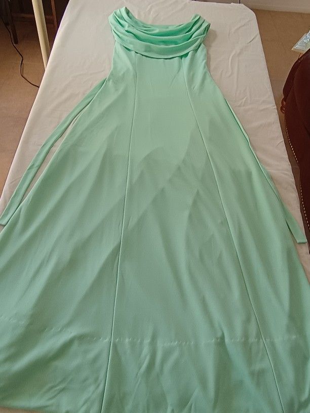 Formal Fashions Women Size 0 Green Long Party Wedding Dress
