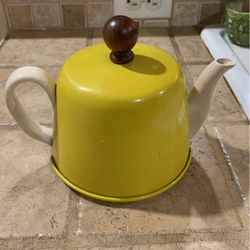 MCM Yellow Sleeved Teapot- Damage Please See Pics