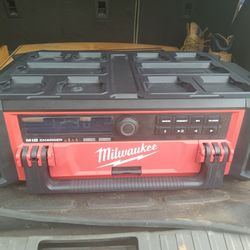 Milwaukee M18 Radio Packout