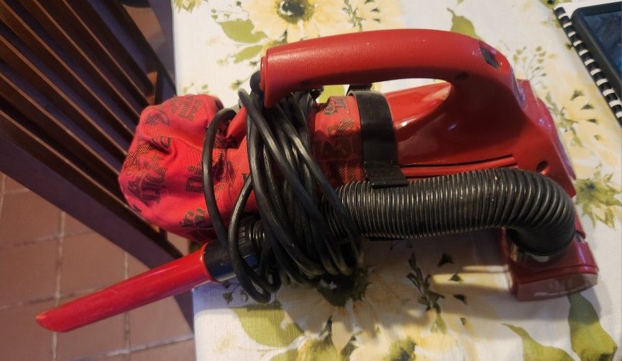 Dirt Devil Light Weight Hand Held Vacuum