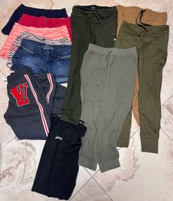 Women’s size SMALL Clothing Bundle - leggings, shorts & more!
