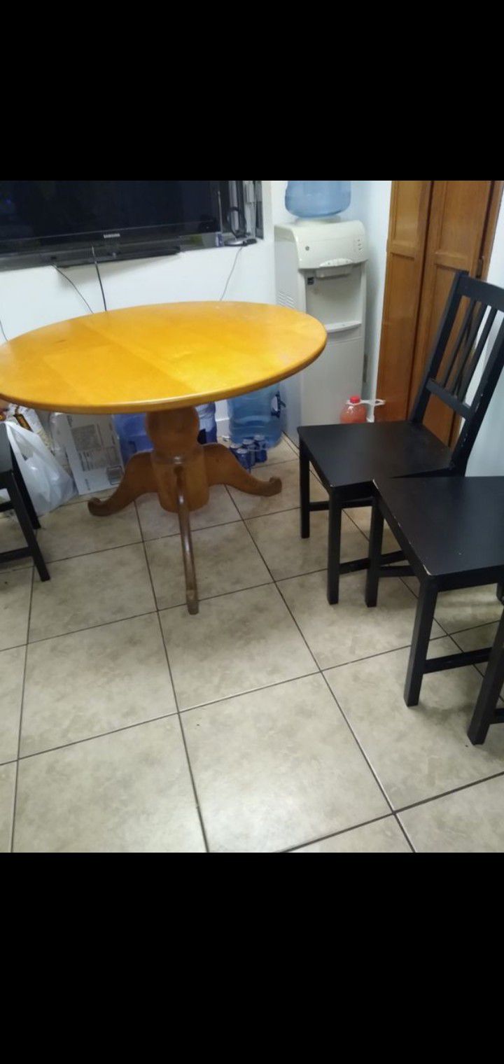 Table and chairs FREE