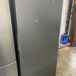 Frigidaire  FFUE2024AN 33 Inch Freestanding Upright Freezer