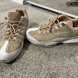 Mens size 11 Air maxes