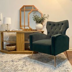 Velvet Wingback Accent Chair – Elegant & Cozy!✨💚