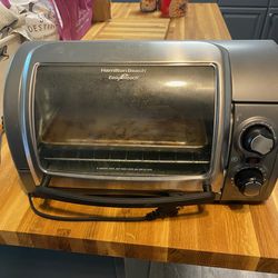 Hamilton Beach Easy Reach Toaster Oven