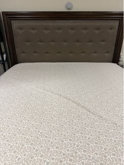 King Upholstered Panel Bed with Mirrored Dresser and Nightstand