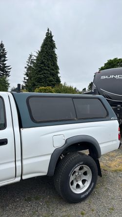 Truck canopy topper