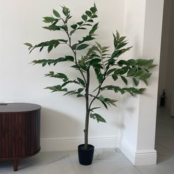 Brand new faux plant
