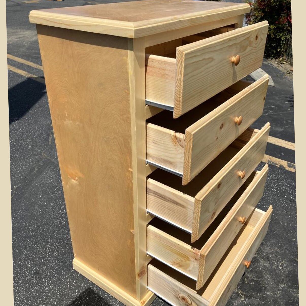 Dresser 