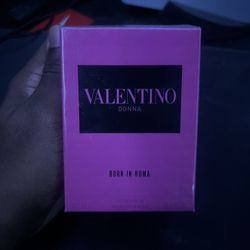 Valentino Born in Roma Donna