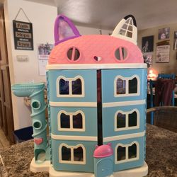 Gabby's Purrfect Dollhouse, Dress Up Closet, Purrific Pool Set, Many Accessories