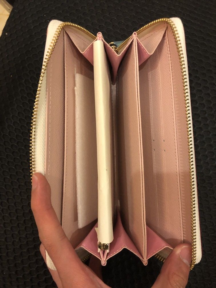 Wholesale! LV Wallet white