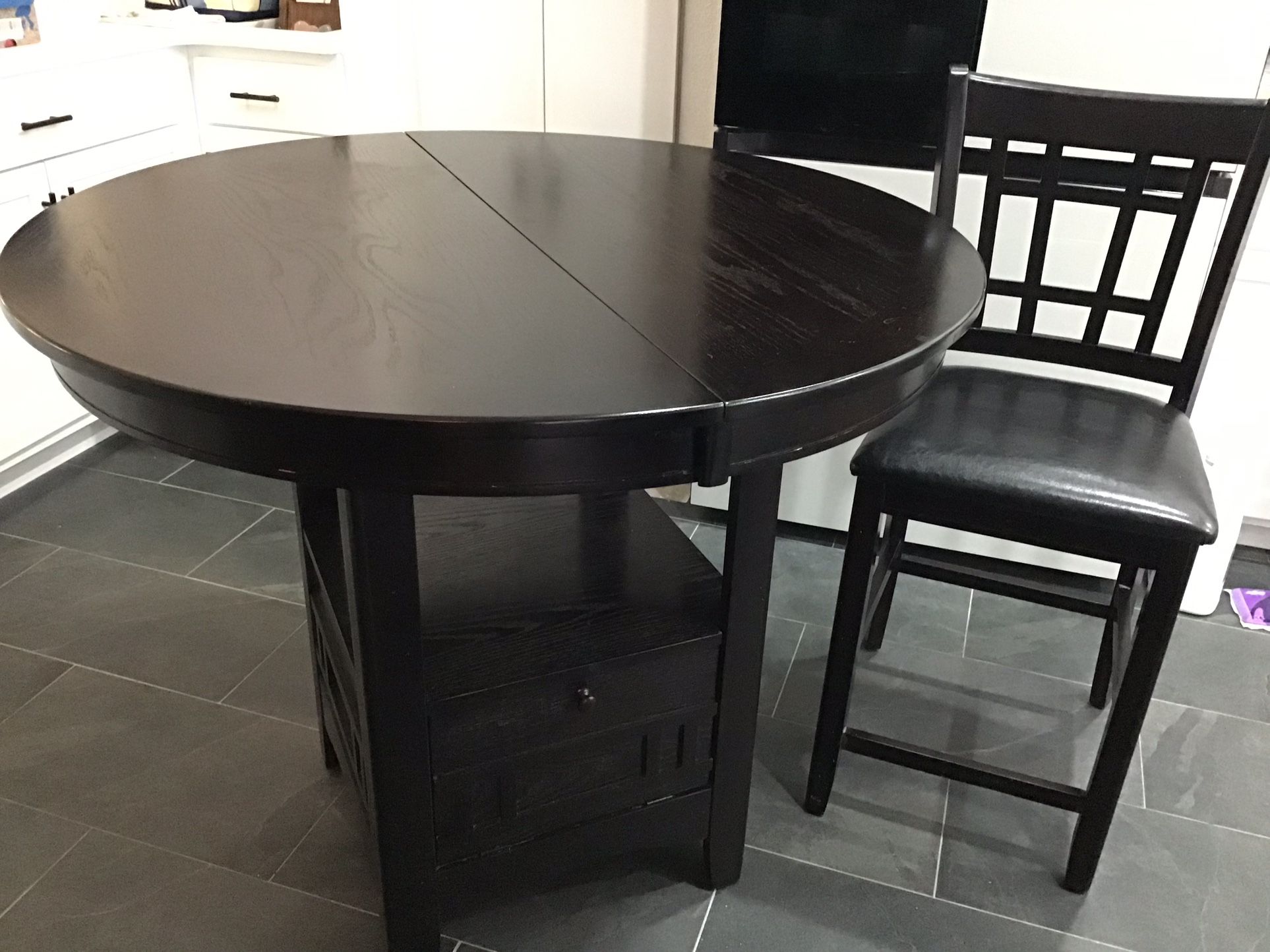 Bar Height Table And Chairs