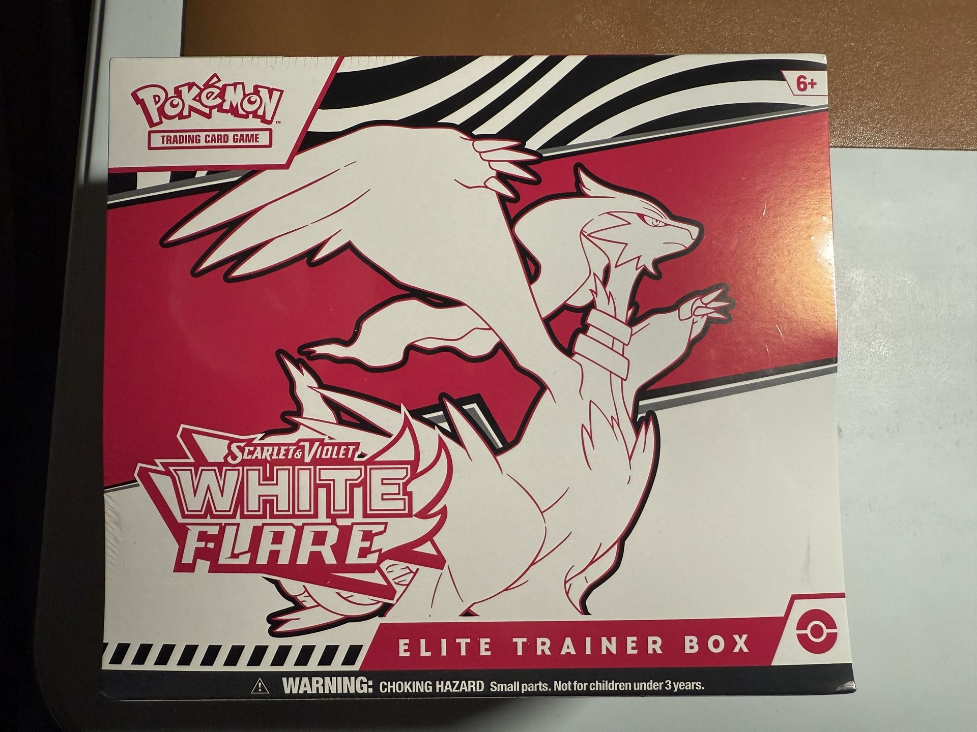 Pokémon White Flare Elite Trainer Box (ETB)