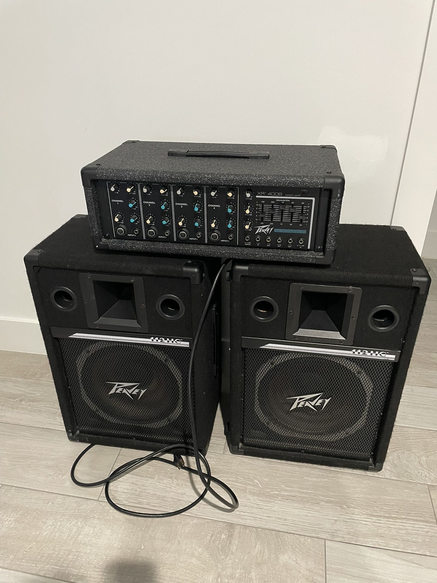 Vintage Peavey XR 400B Mixer Amp And 2 112HC Peavey Speakers