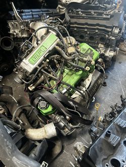 22R Toyota Engine 2.4l