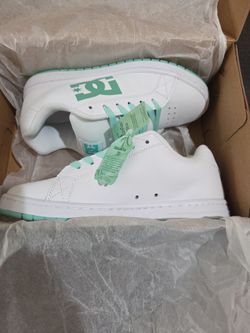 DC GAVELER Size 8