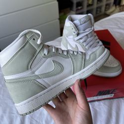 Women’s Jordan 1 ‘Seafoam’