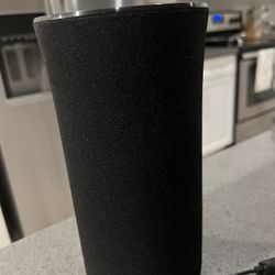 Samsung Surround Sound Wireless Bluetooth Speaker. 