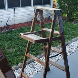 LADDERS (2)