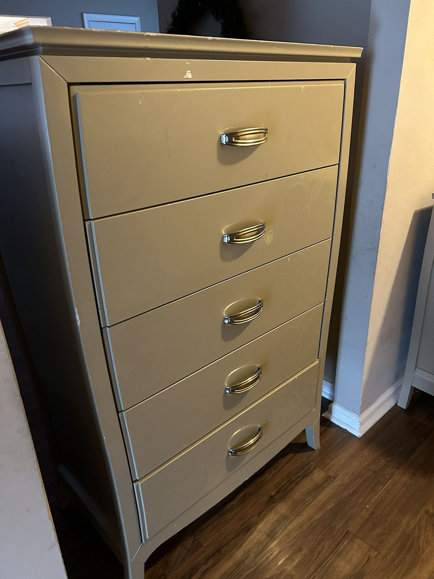 Dresser