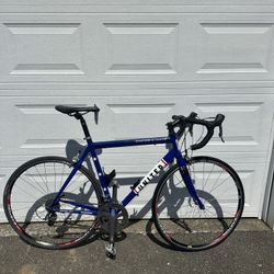 Unite Pro Cycling Team Bike. 