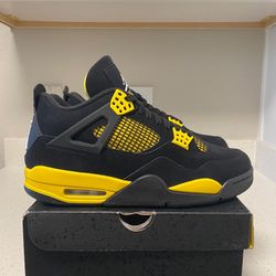 Air Jordan Retro 4 “ Thunder”