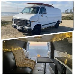 CLASSIC GMC 1500 Surf/CAMPER Van Bed, Fridge, TV – Runs Excellent