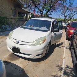 2006 Toyota Sienna 