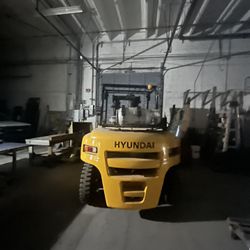 2017 Hyundai 14k Pounds Forklift
