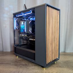 RTX 5070 Ti // Ryzen 7 9800X3D // 32GB DDR5 // 2TB Gen4 NVMe // WiFi 7