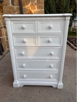Lexington Chest of drawers