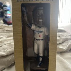 Dodgers Legends Manny Mota Bobblehead