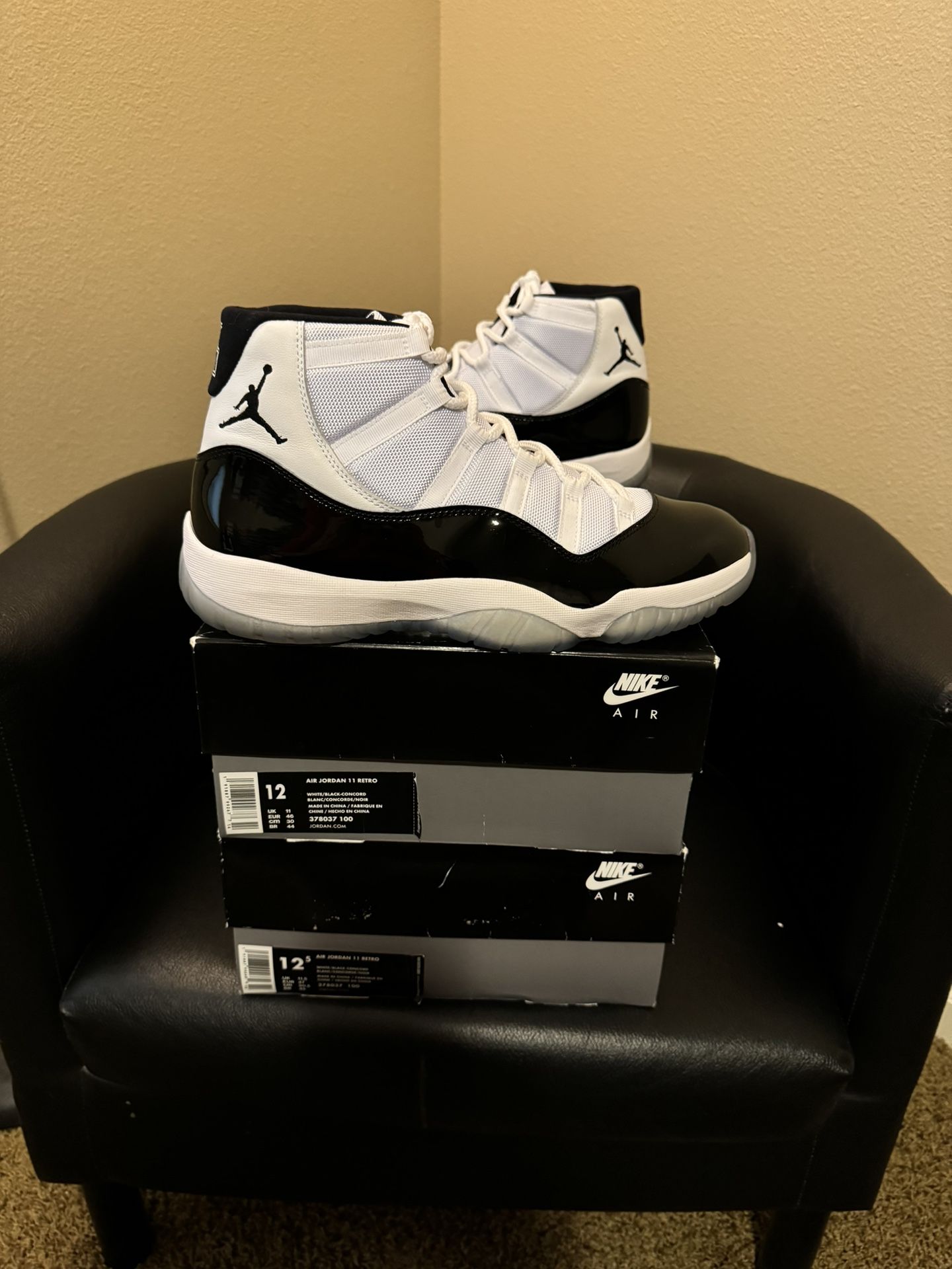 2018 Brand new Air Jordan Concord 11’s size 12 with original box. Can use check check or we can take them to index.