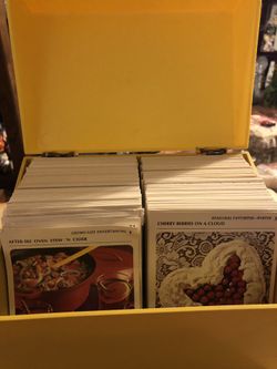 Vintage Yellow Betty Crocker Recipes Box with library cards