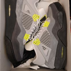 Jordan 4 Retro 