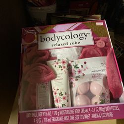 Brand New Bath Set With Blanket 