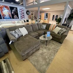 Graftin Teak Brown 3pc Sectional Sofa w/ Chaise