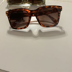 Simply Vera woman sunglasses new with tags