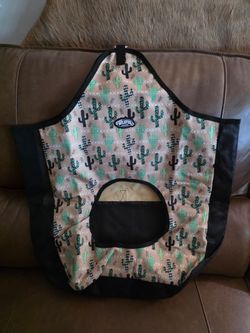 Brand new Weaver hay bag $35 perfect conditions it's brand new Northwest Tucson