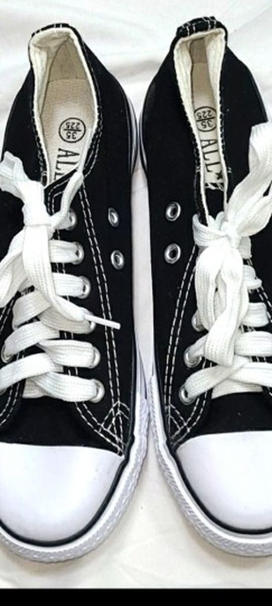 2 Pair Girls Size 5 Sneakers