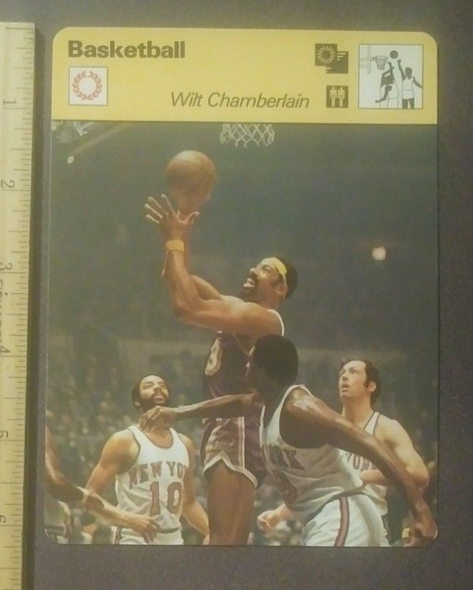 1977 Sportscaster Wilt Chamberlain The Stilt Philadelphia Warriors NBA Sport Basketball Photo Large Over-sized Card HTF Collectible Vintage Italy