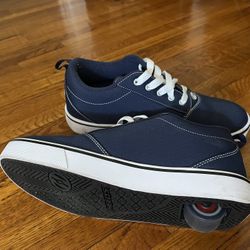 Heelys Navy Shoes 7US Women’s Or Girls Size 