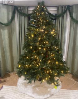 7.5ft Pre-lit Christmas Tree
