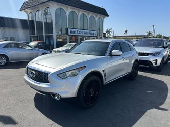 2017 INFINITI QX70